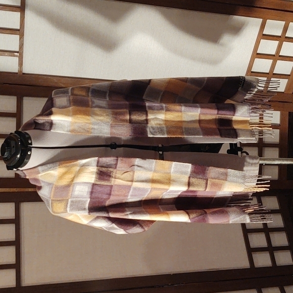 V. FRAAS Soft Multicolor Grid Print Blanket Scarf - Picture 1 of 7